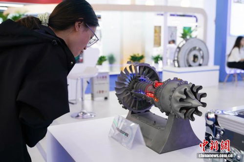 第七届新博会启幕，多彩贵州网报道全球4000多件创新产品与应用场景惊艳亮相