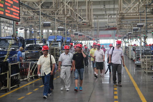 福田诸城汽车厂开启第二批瑞沃体验之旅，深化技术交流共谋发展